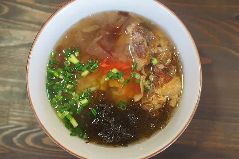 海中茶屋|うるま市沖縄そばランキングで1位に輝いた「沖縄ソーキそば」