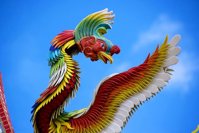 唐人墓(とうじんばか)|青空に映える、極彩色