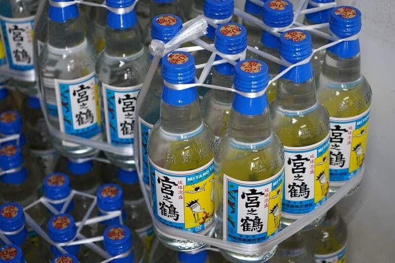 仲間酒造|ひもで結ばれた「宮之鶴」の小瓶