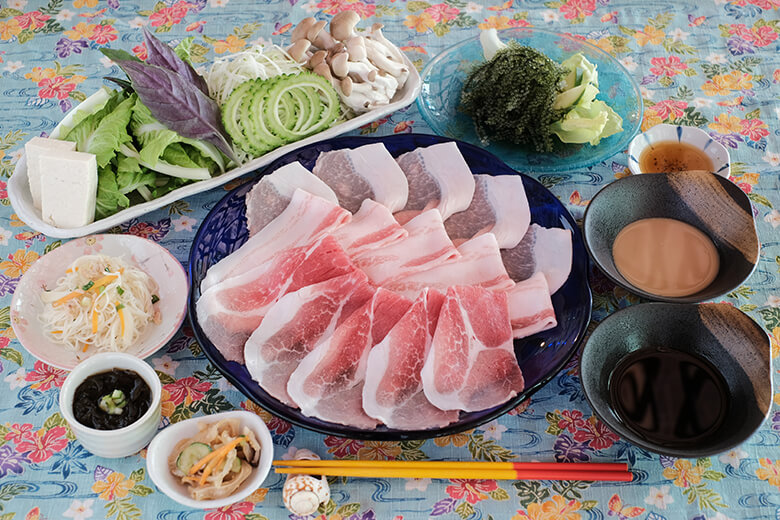 古民家の宿・お食事処ちゃんや～｜やんばる島豚あぐーしゃぶしゃぶセット