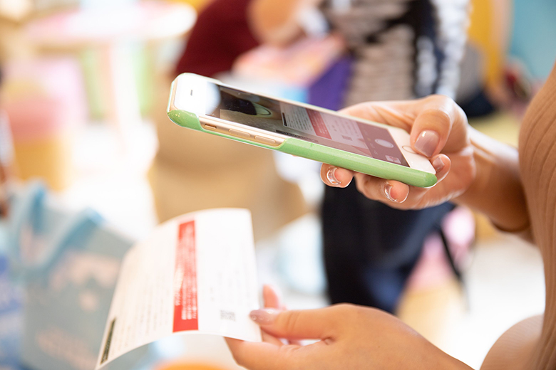 ブルーシールアイスパーク|オリジナルフォトをQRコードでスマホに転送