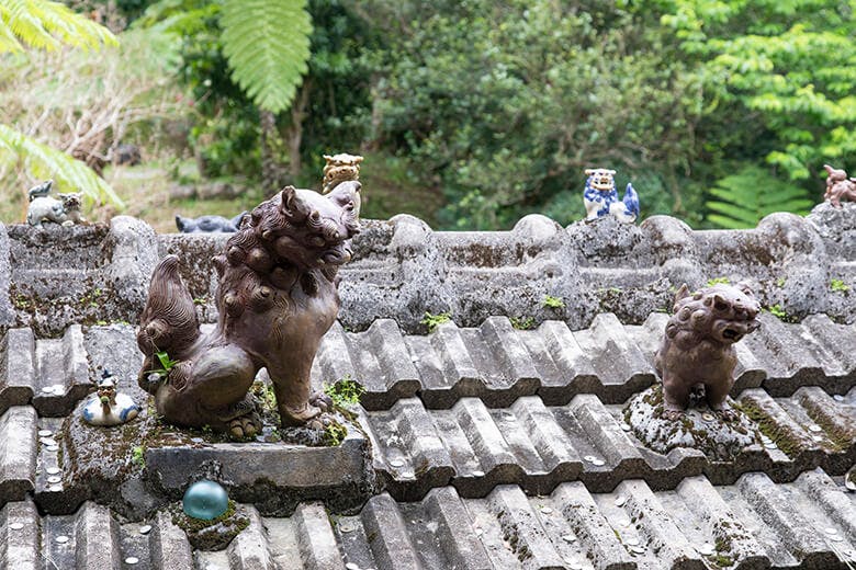 やちむん喫茶シーサー園|様々なシーサー