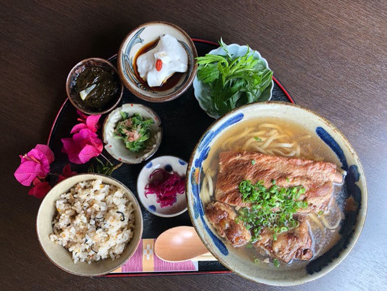 ぬちがふぅ（命果報）｜ソーキすばセット