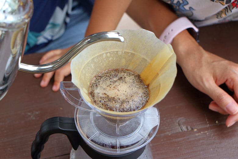 又吉コーヒー園|挽いた豆でコーヒーを淹れる
