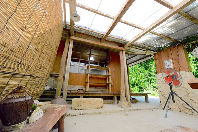 今帰仁そば｜店内入口