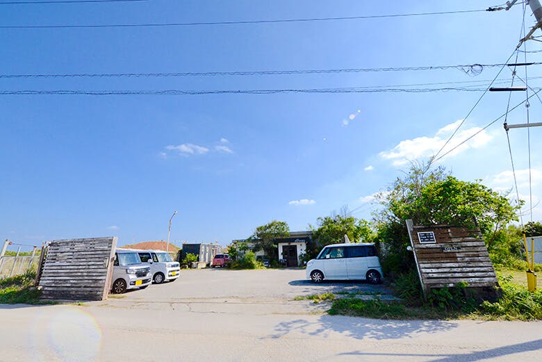 ピピネオ|店舗と駐車場