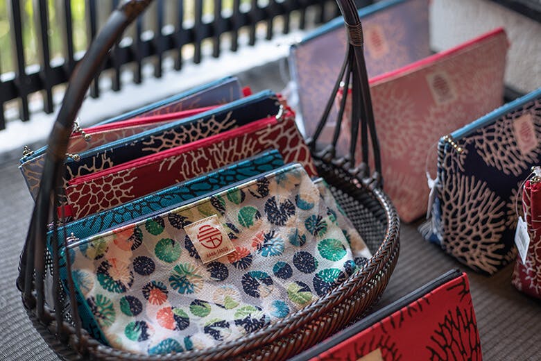 首里琉染|一番人気のサンゴ模様のポーチ