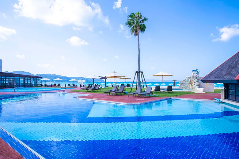 オクマビーチ|宿泊者専用のプール