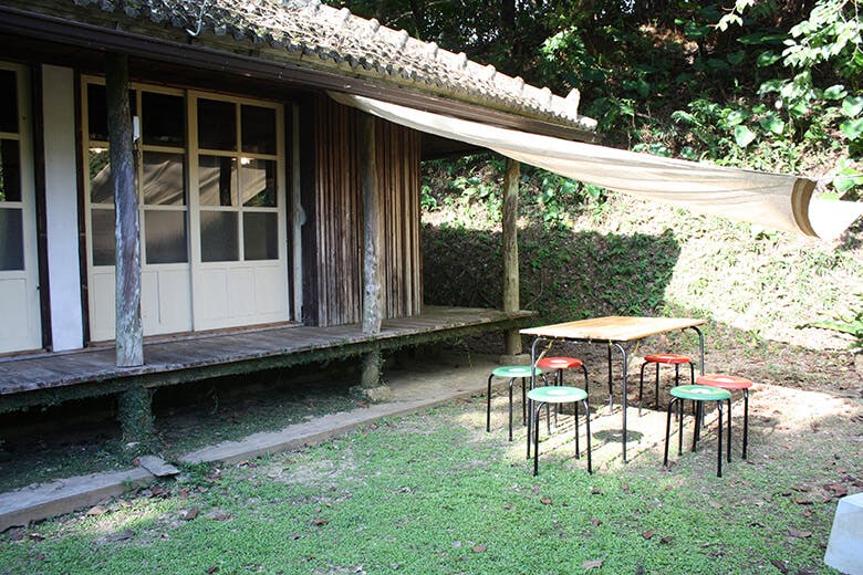 ハコニワ｜軒先のテラス席