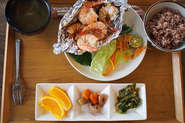 caFe木箱（カフェきばこ）｜エビガーリック定食