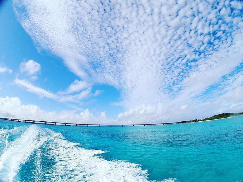 八重干瀬(やびじ)|青い空と青い海が美しい、ボートからの眺望