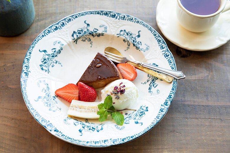 クルミ舎|ホームメイドプリンのアイス添え2