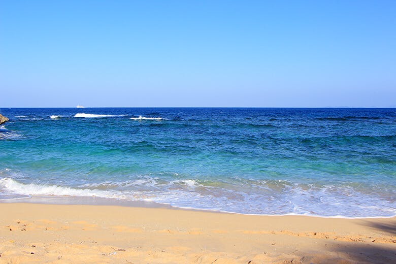 古宇利島ハートロック｜青く美しい水平線