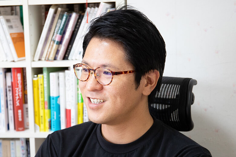 上間弁当天ぷら店｜笑顔の上間社長