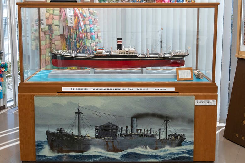 対馬丸記念館｜対馬丸の模型とイラスト