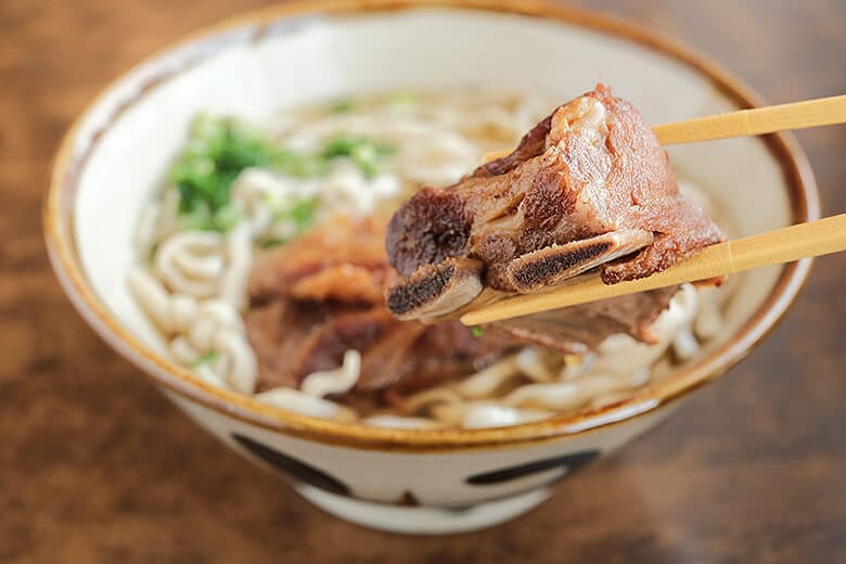 なかむらそば|大きなソーキ肉