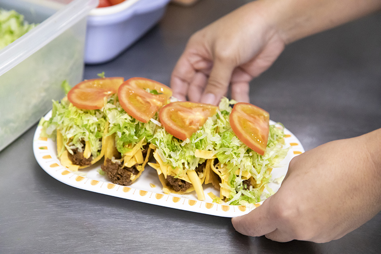 キングタコス 金武(きん)本店|タコス