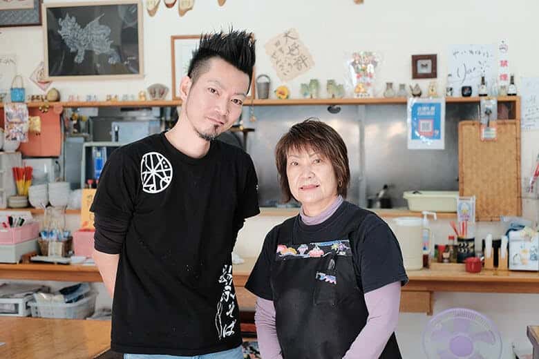 米八そば|店主の永山賀朗さんとおかあさん