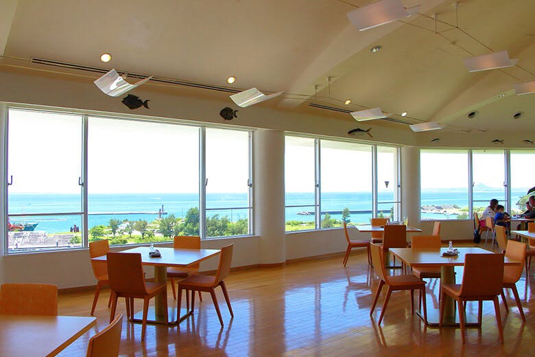 もとぶ元気村|ホテルマリンピアザオキナワ3階にあるレストラン「ブリーズ」