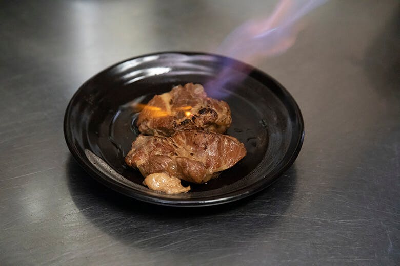 3丁目の島そば屋|トッピングの炙り軟骨ソーキ