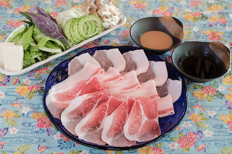 古民家の宿・お食事処ちゃんや～｜「やんばる島豚あぐー」のしゃぶしゃぶ