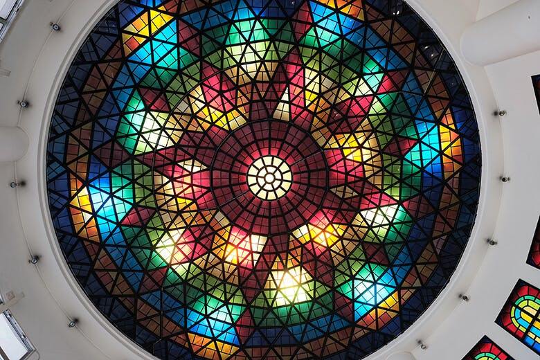 琉球ガラス村｜琉球ガラスで作られたステンドグラス