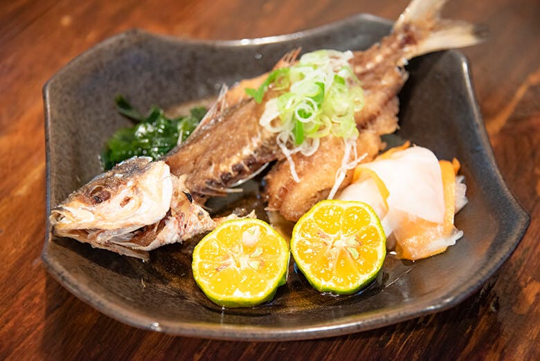 琉球料理 あかさたな｜グルクン（タカサゴ）のから揚げ