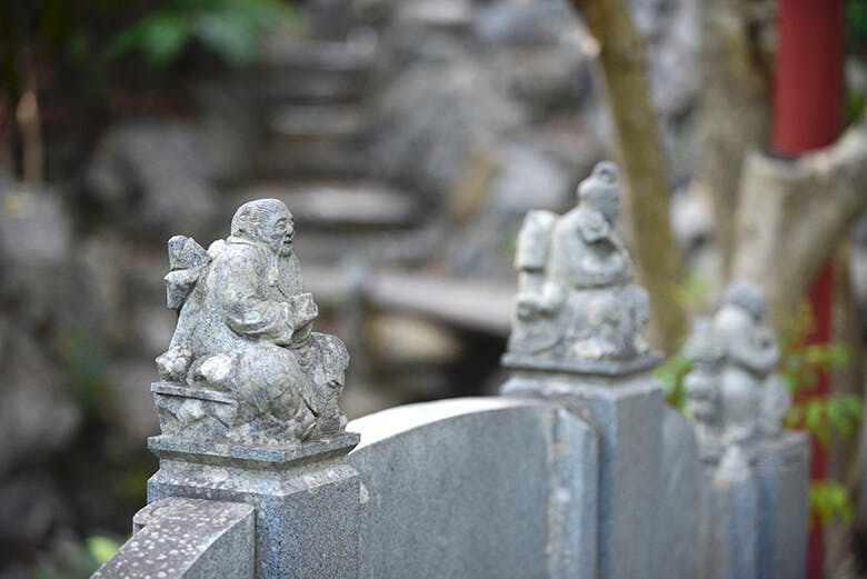 福州園｜橋の彫刻「七福神」