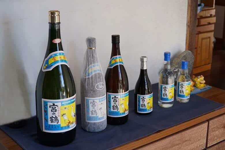 仲間酒造|ずらりと並ぶ「宮之鶴」のボトル