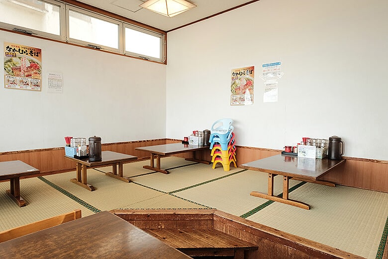 なかむらそば|座敷席