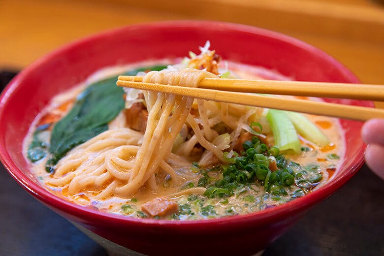 金月(きんちち)そば|担々麺のような「坦々そば」