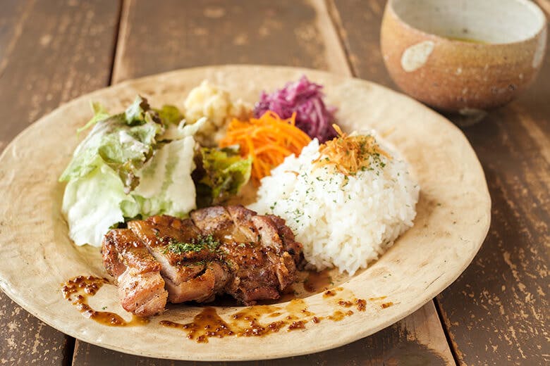 Roguii（ロギ）｜鶏のロースト・マスタードソース