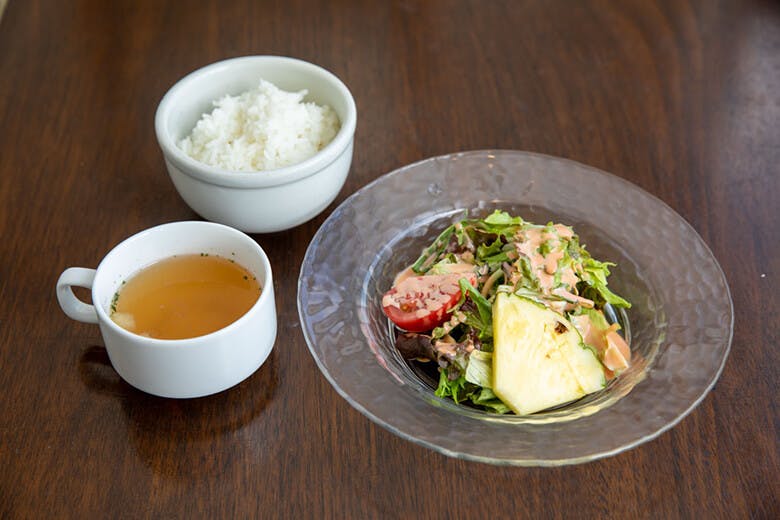 ばくばく亭|産地や食材にこだわった、ライスとスープ、そしてサラダ