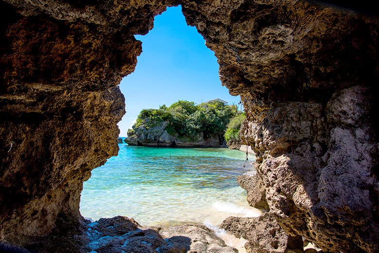 古宇利大橋|始まりのホラ穴