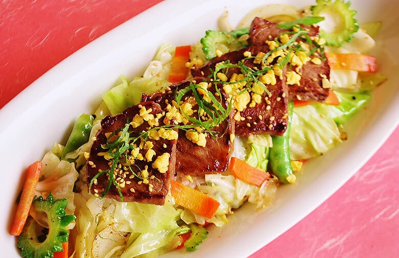 楽園の果実|島野菜のソテーと宮古黒毛和牛のステーキ丼