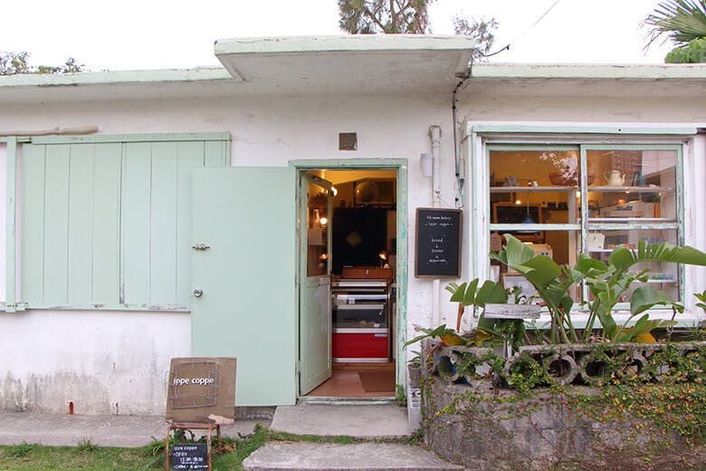 喫茶ニワトリ｜店舗入り口