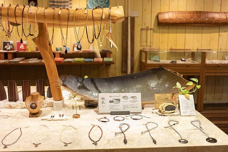 海想｜商品一例（クジラ髭のアクセサリー）