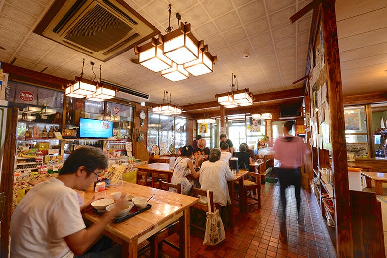 名護曲レストラン｜店舗内観