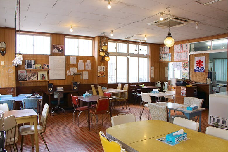 丸三(まるみつ)冷し物店|店舗内観