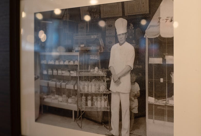 エーデルワイス沖縄｜創業者の比屋根