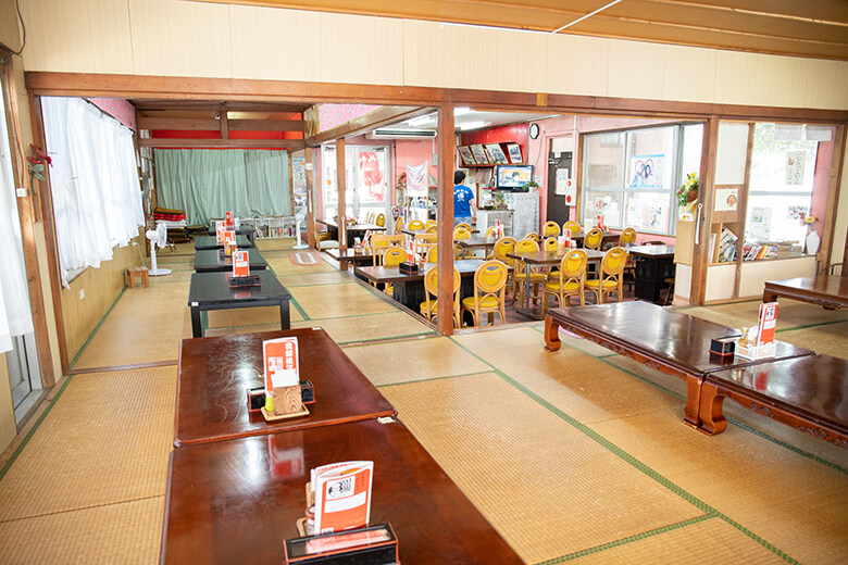 我部祖河食堂｜広い座敷の店舗