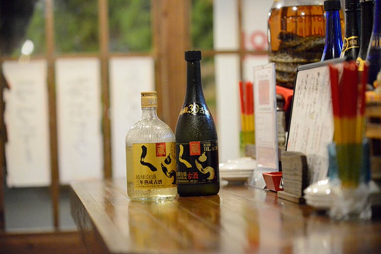 国際通り屋台村|豊富な泡盛