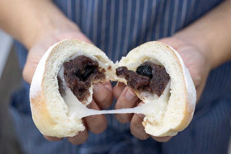 いまいパン｜伊江島産のラム酒を使った「カヌレ・ド・ボルドー」