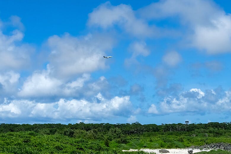 通り池|下地島空港から飛び立った飛行機