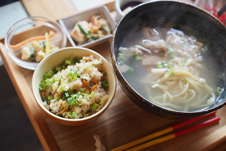 caFe木箱（カフェきばこ）｜沖縄そば定食