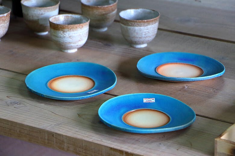 やちむんの里｜青い色彩が美しい「ペルシャシリーズ」のお皿