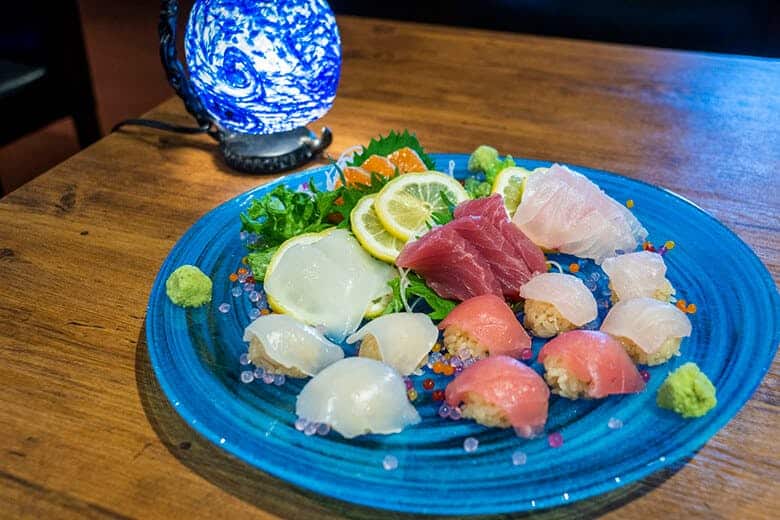 三線ライブと島体験の店「SUPER