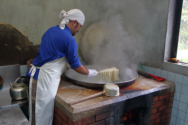 きしもと食堂(本店)|製麺風景