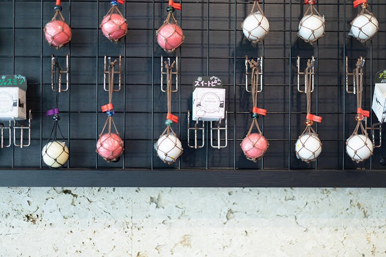 SuiSavon-首里石鹸-|ボウルに盛られた、真っ白できめ細やかな泡