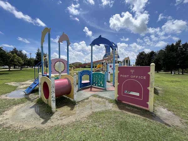 08東崎都市緑地 イルカ公園_幼児用遊具